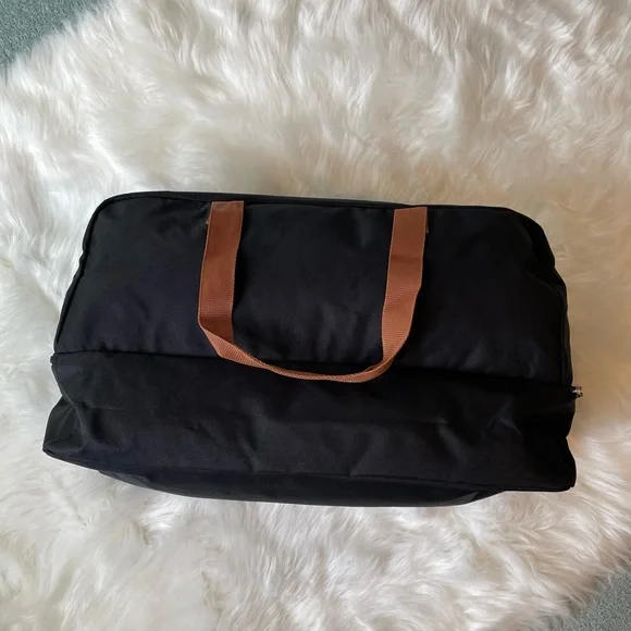 NWT - DSW Weekender - Picture 12 of 16